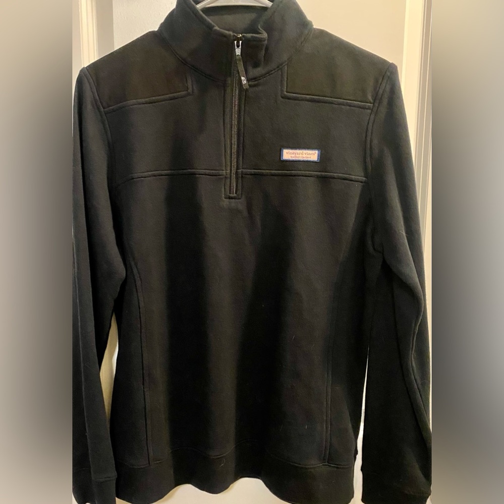 Vineyard Vines woman’s black zip up. Like brand new!